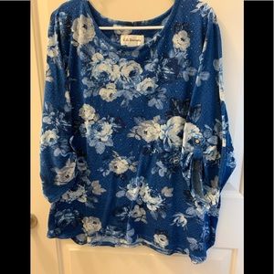 Blue floral C.D. Daniels 3X top